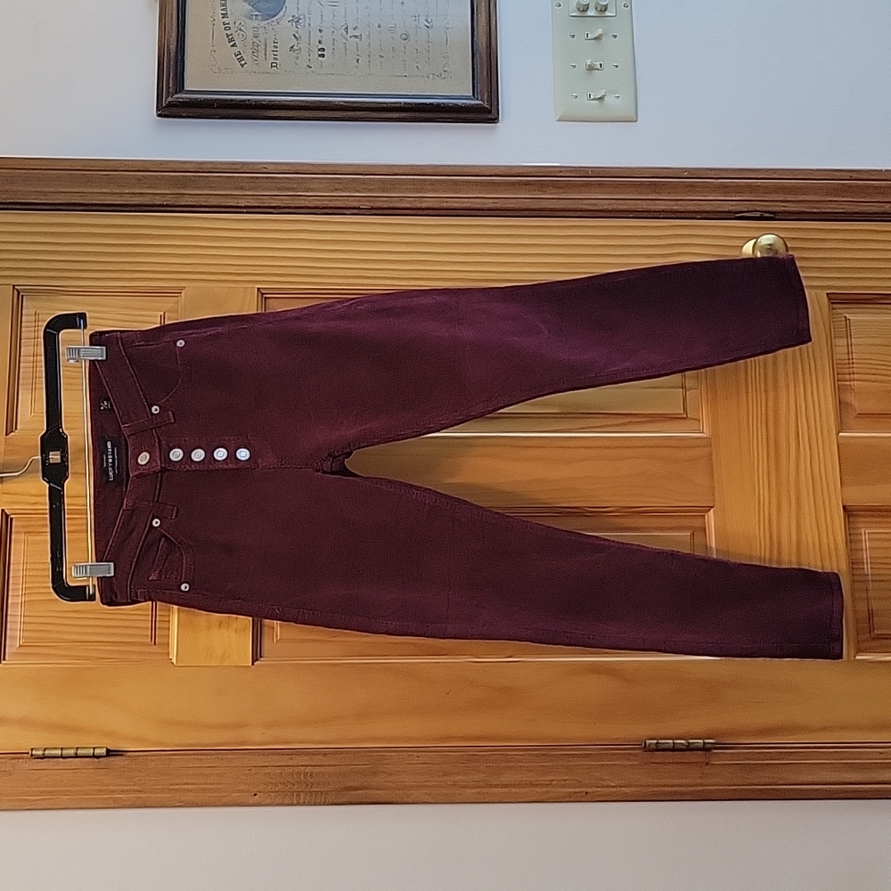 Adorable Lucky Brand corduroy pants
